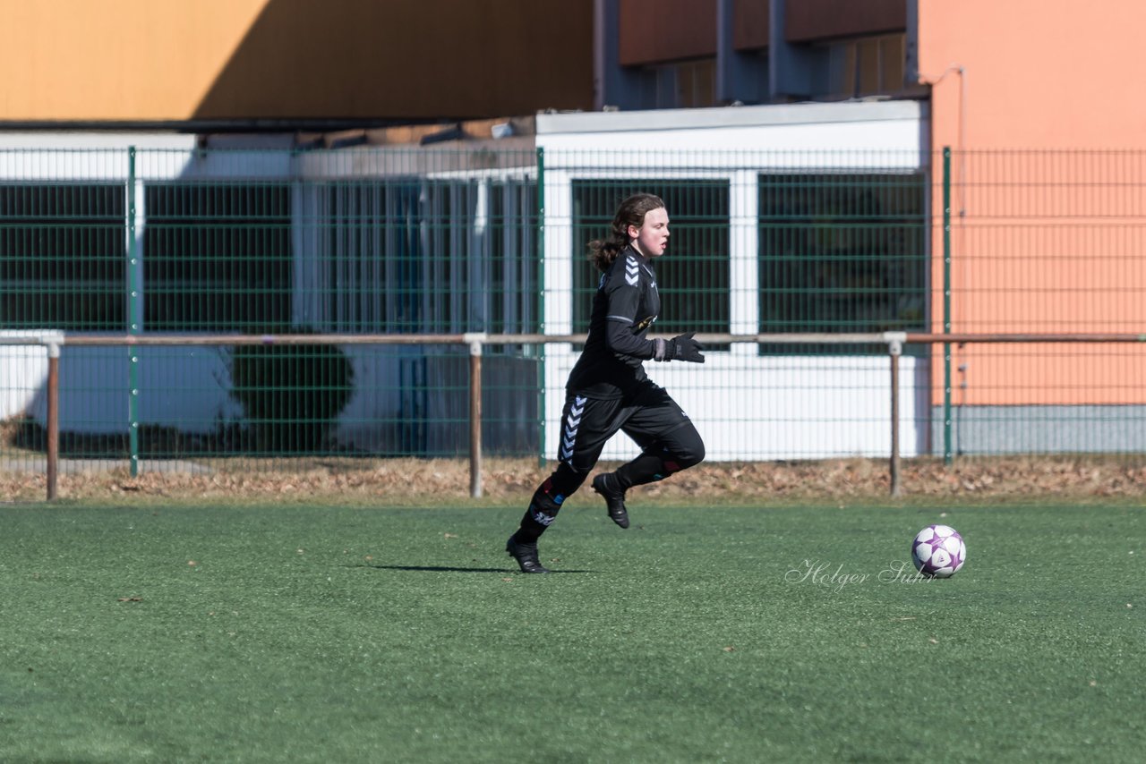 Bild 213 - B-Juniorinnen Halbfinale SVHU - Holstein Kiel : Ergebnis: 3:0